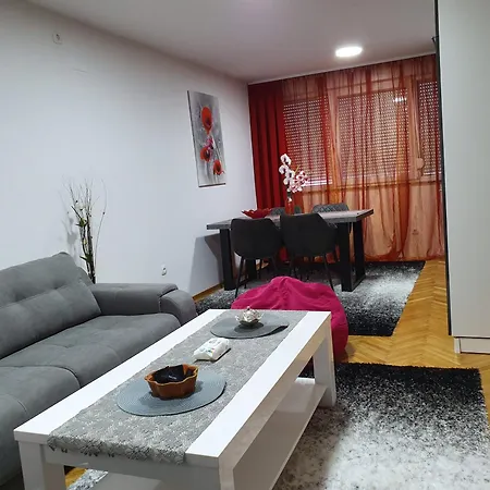 Ema With Garage 公寓 大克拉杜沙