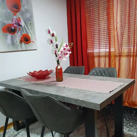 公寓 Ema With Garage 大克拉杜沙