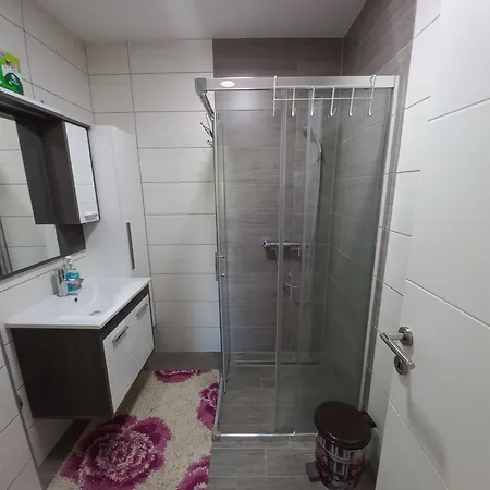 公寓 Ema With Garage 大克拉杜沙